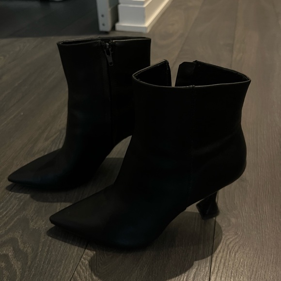 Open edit, faux, leather mini booths - Picture 7 of 7